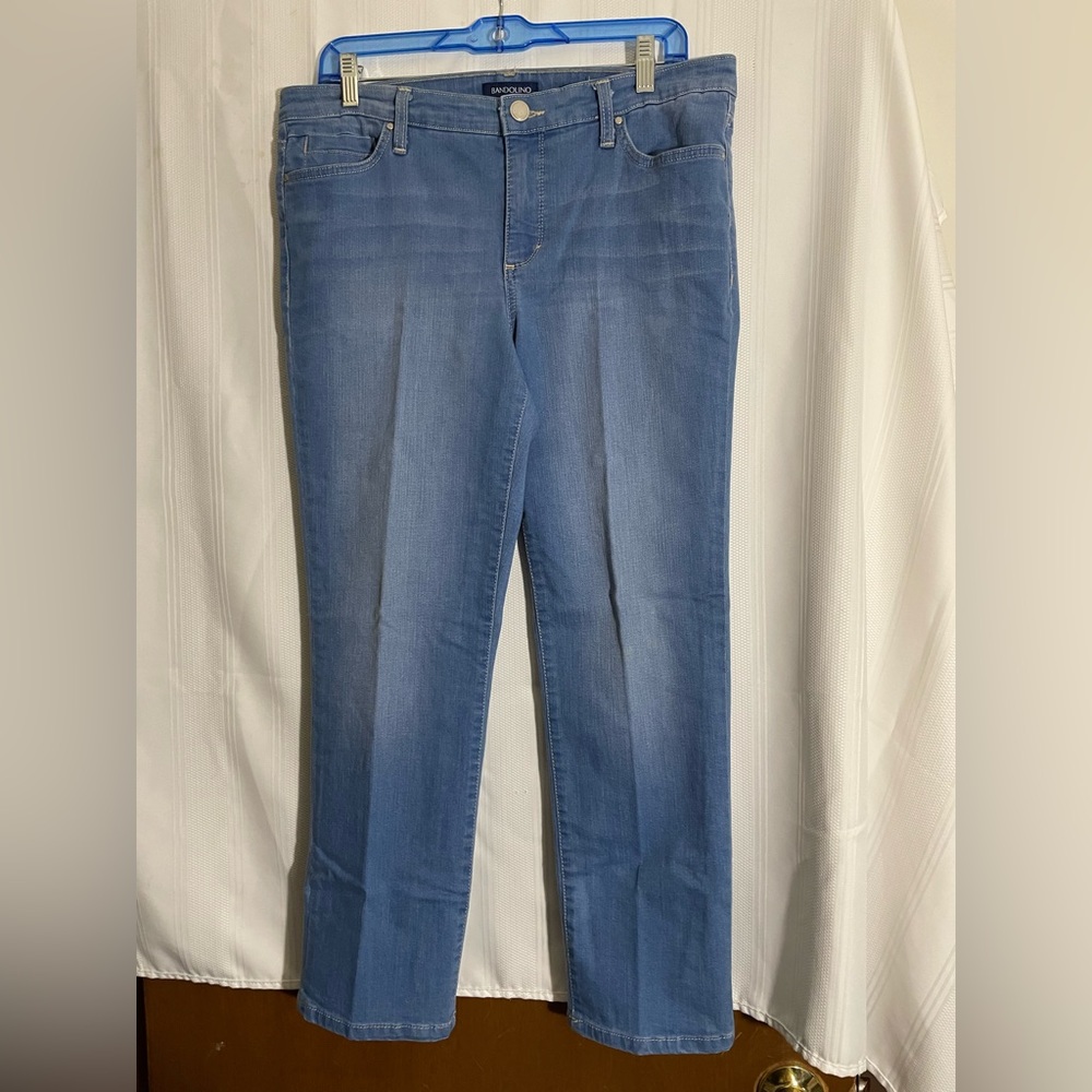 Bandolino light blue denim jeans. Size 12. Excellent condition.